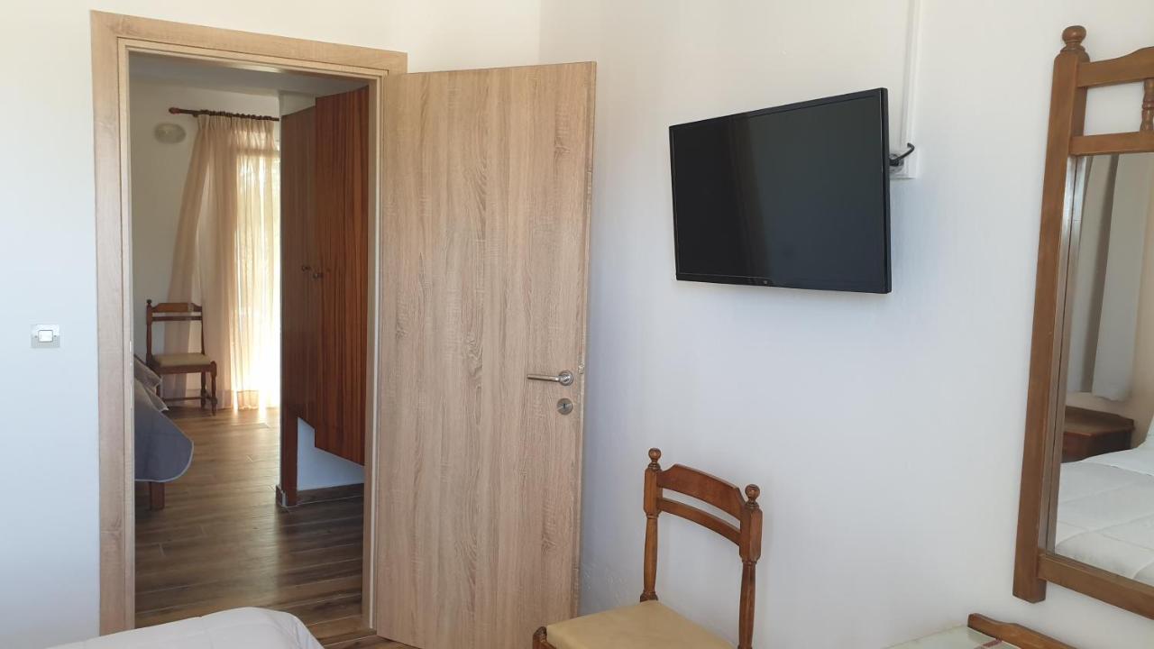 Miros Hotel Apartments Тигаки Экстерьер фото