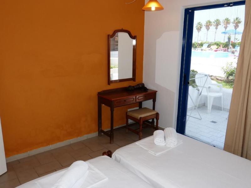Miros Hotel Apartments Тигаки Экстерьер фото