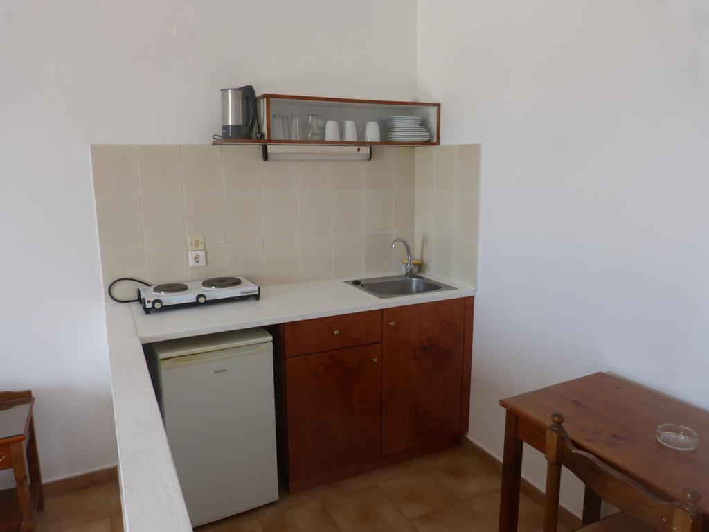 Miros Hotel Apartments Тигаки Экстерьер фото